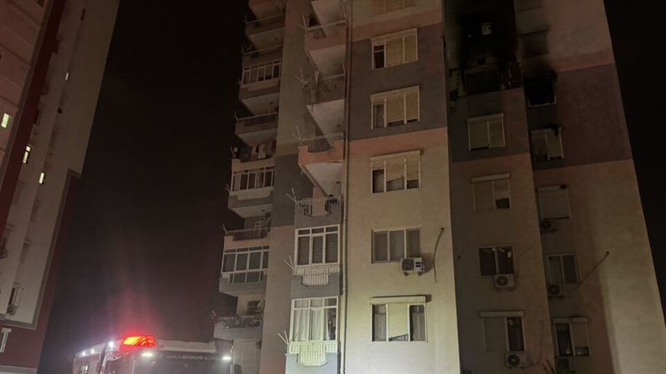 Apartmanda patlama sonrası yangın çıktı
