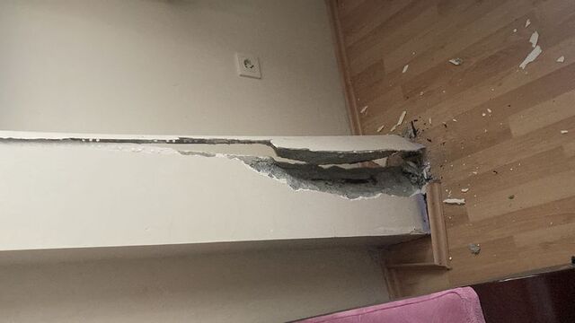 Darıca ilçesinde 2 binanın kolonları çatladı
