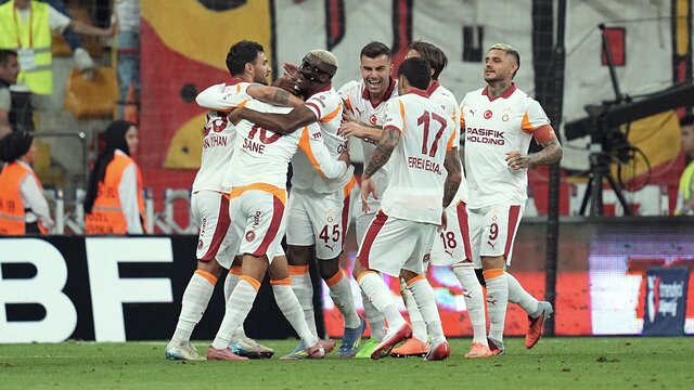Galatasaray'ın rakibi Ajax!