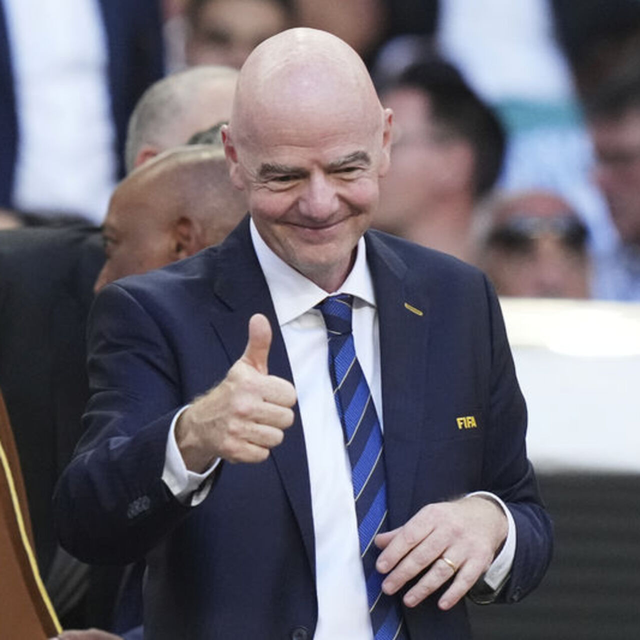 FIFA'dan İran'ın 'kadın taraftar' kararına övgü