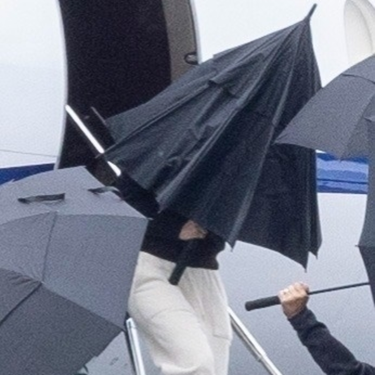 Ünlü şarkıcıya koruma kalkanı