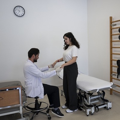 İnme geçirdi, azmiyle yeniden ayağa kalktı