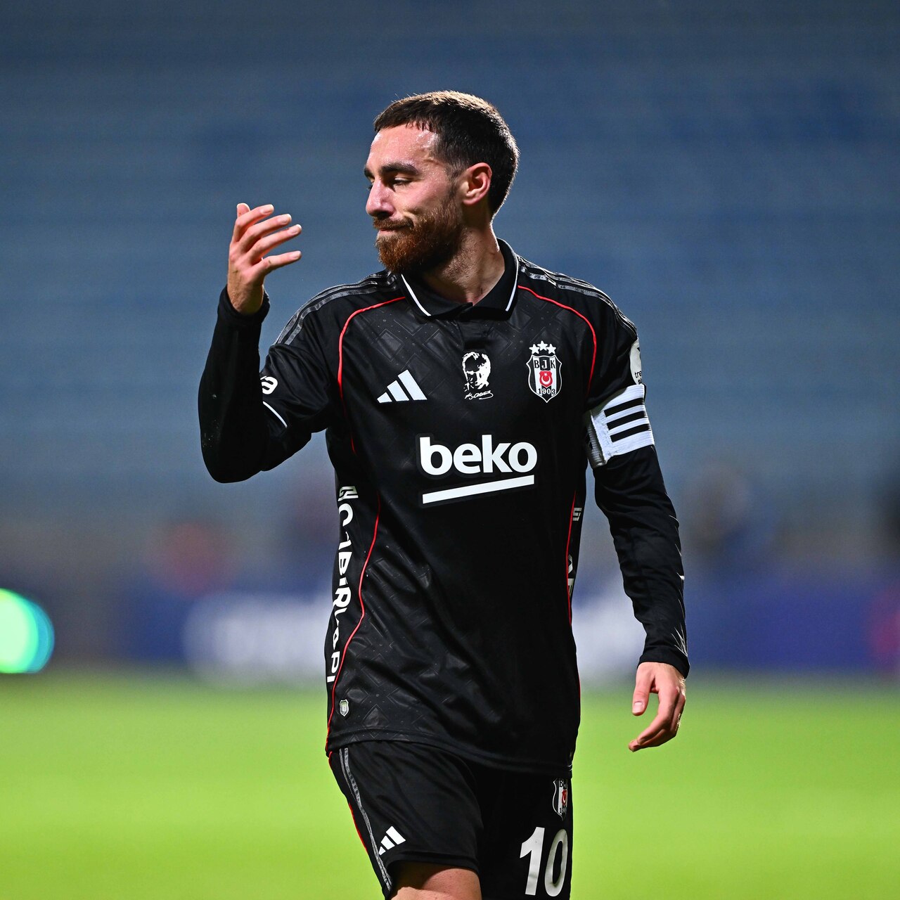 Orkun Kökçü özür diledi