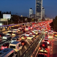 İstanbul'da trafik yoğunluğu yüzde 83