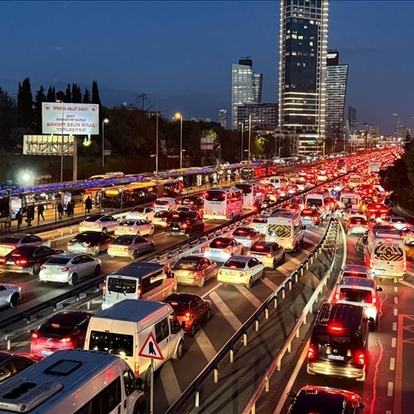 İstanbul'da trafik yoğunluğu yüzde 83