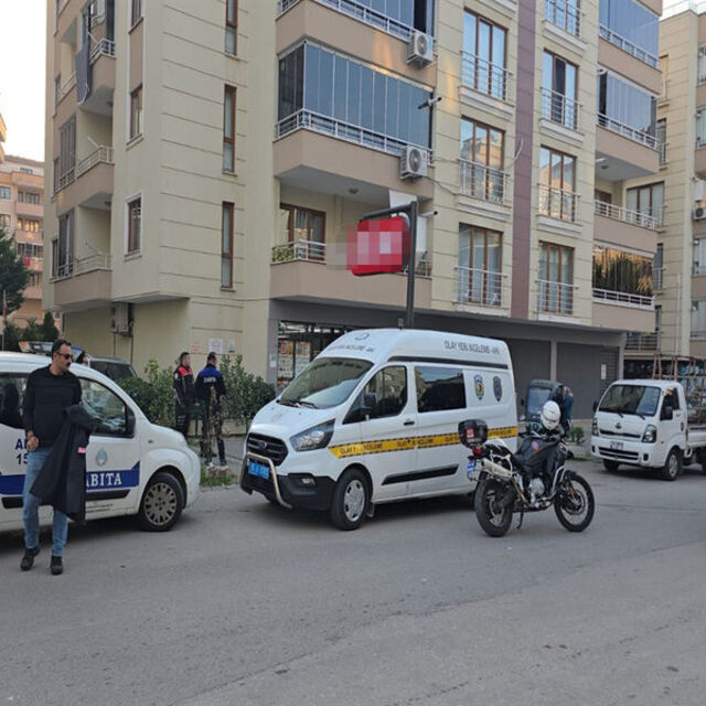 Bıçakla saldırıp kendini ihbar etti