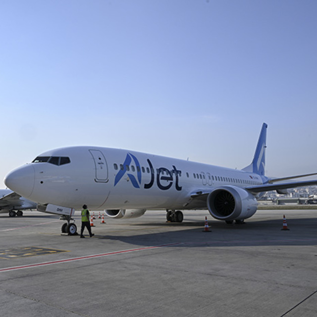 AJet'in 7'nci yeni uçağı İstanbul'a geldi