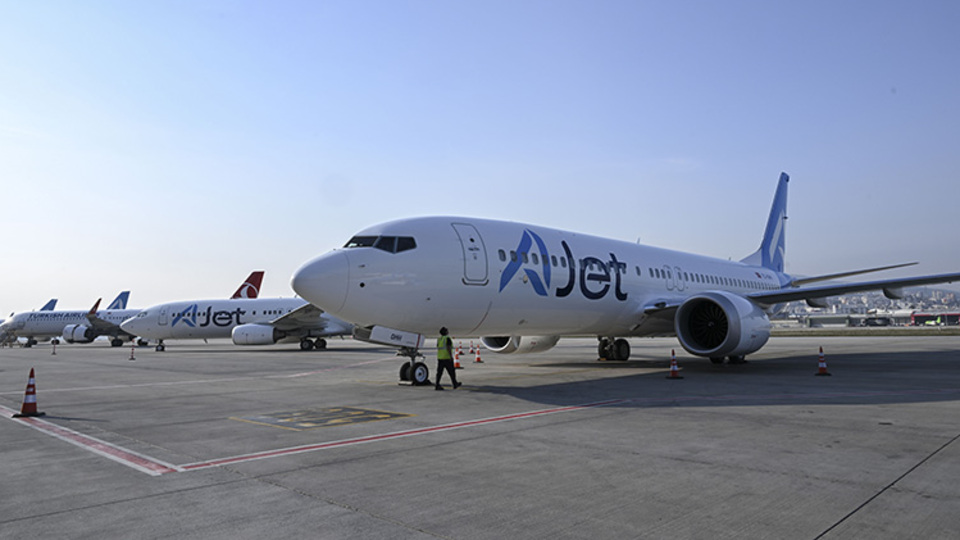 AJet'in 7'nci yeni uçağı İstanbul'a geldi