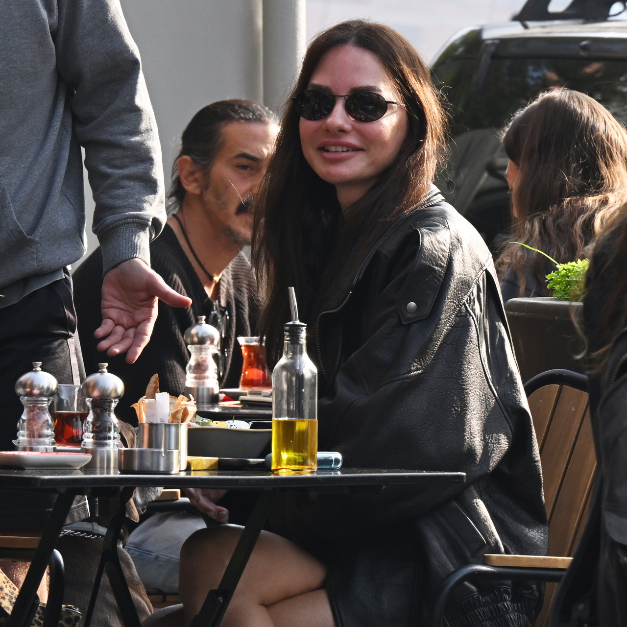 Aşk sessizliğine devam