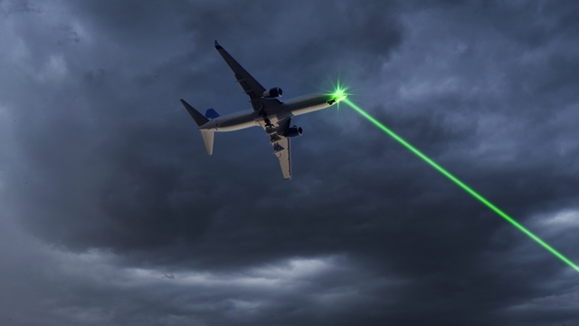 Uçağa lazer tutana 164 bin TL ceza