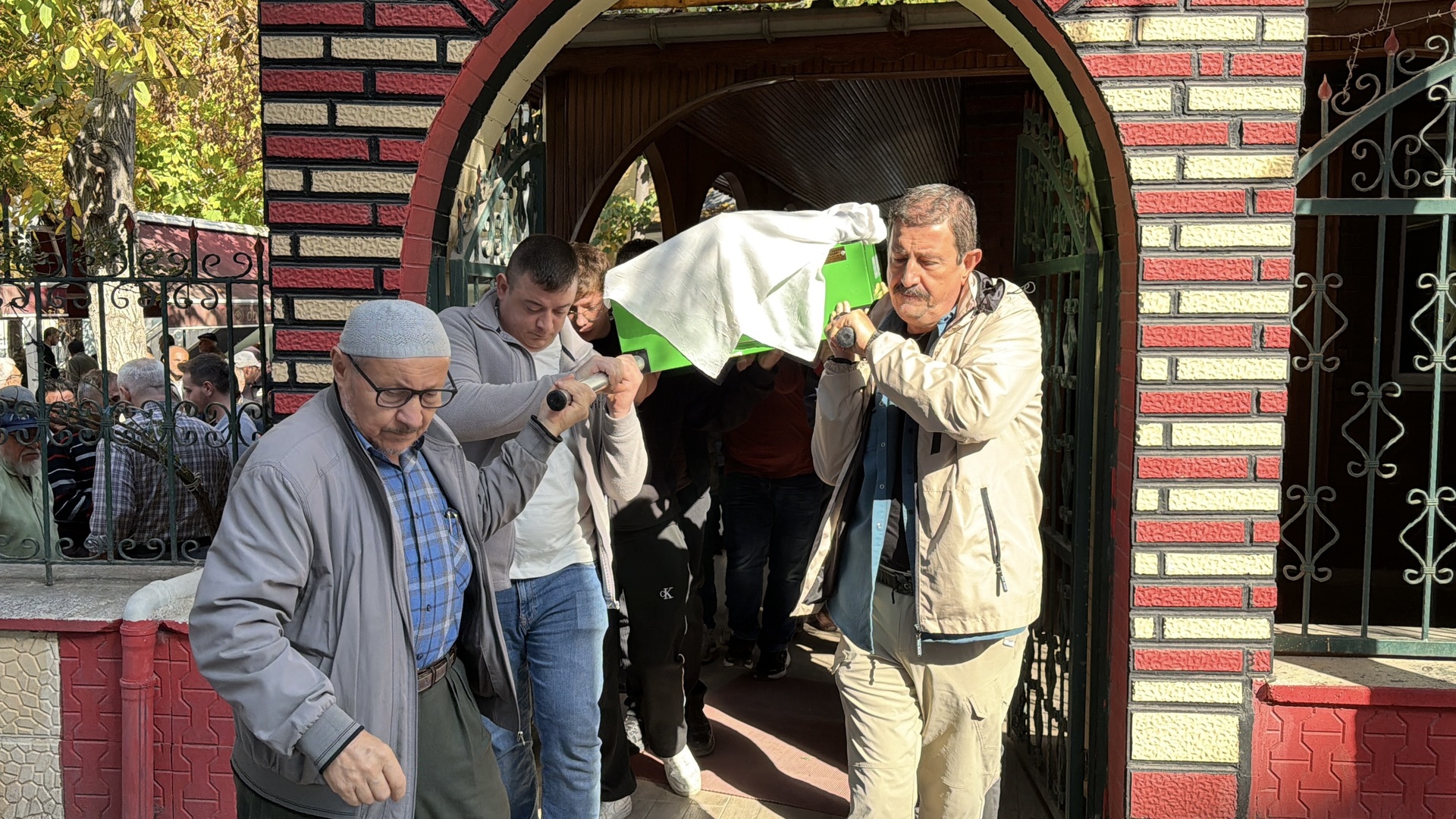 Yaşlı kadının şüpheli ölümü! Engelli oğlu adliyeye sevk edildi! | Son dakika haberleri