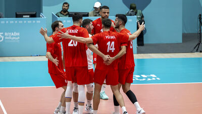Efeler ilk maçında Katar'ı devirdi