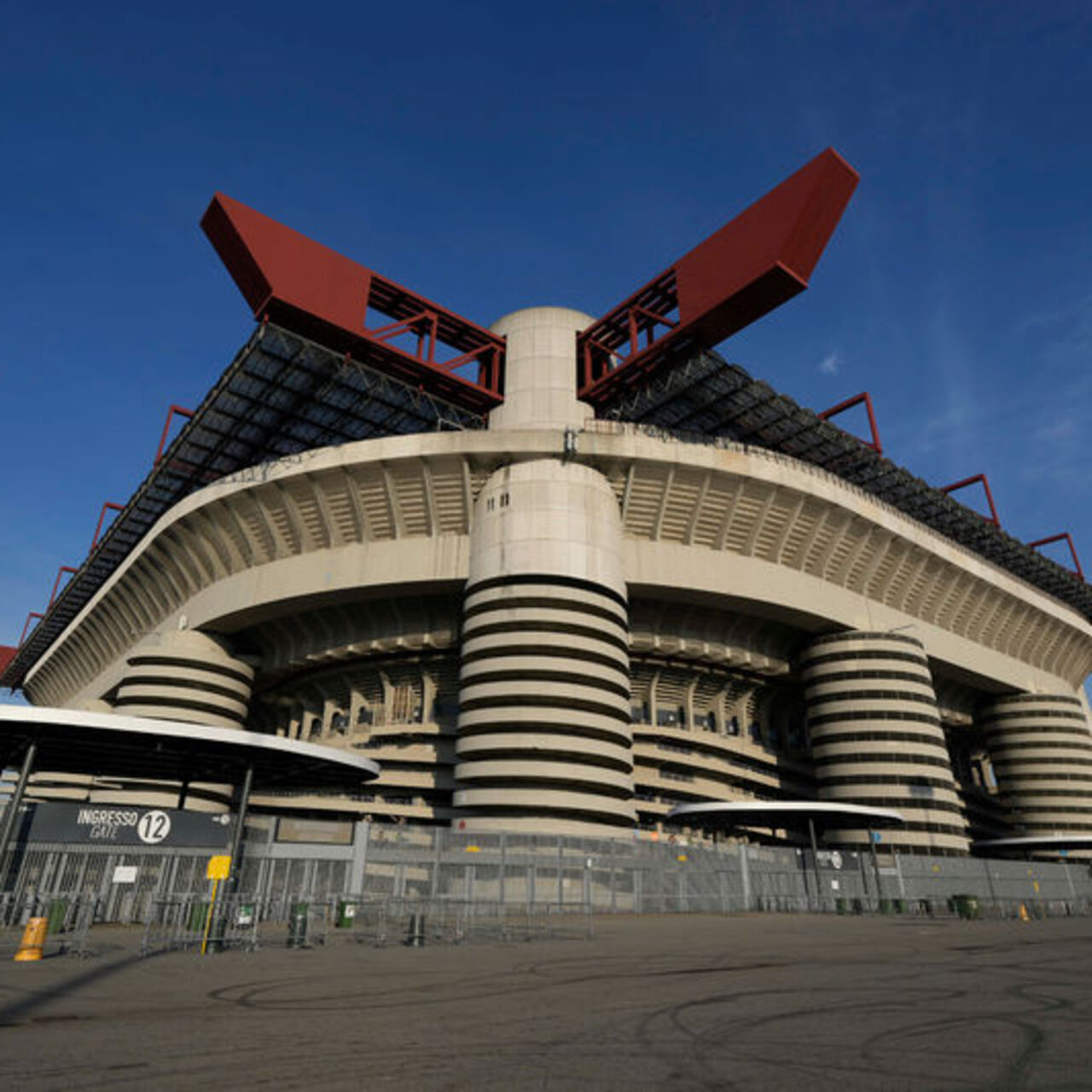 Milan ve Inter, San Siro Stadı'nı satın aldı
