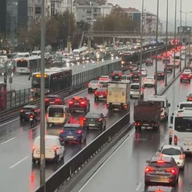 İstanbul'da trafik felç!