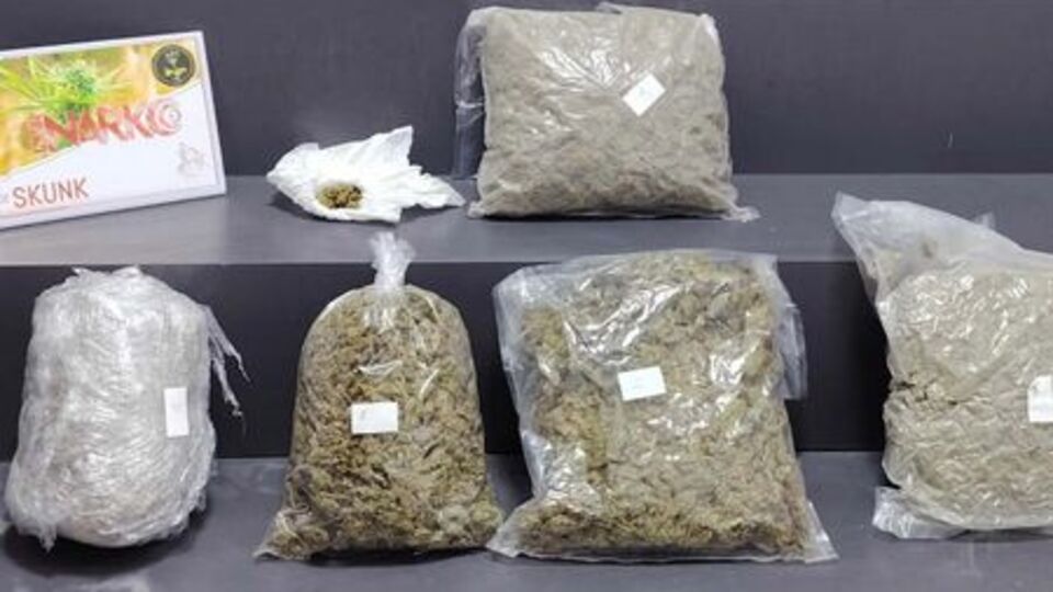 İzmir'de uyuşturucu operasyonu: 2 tutuklama