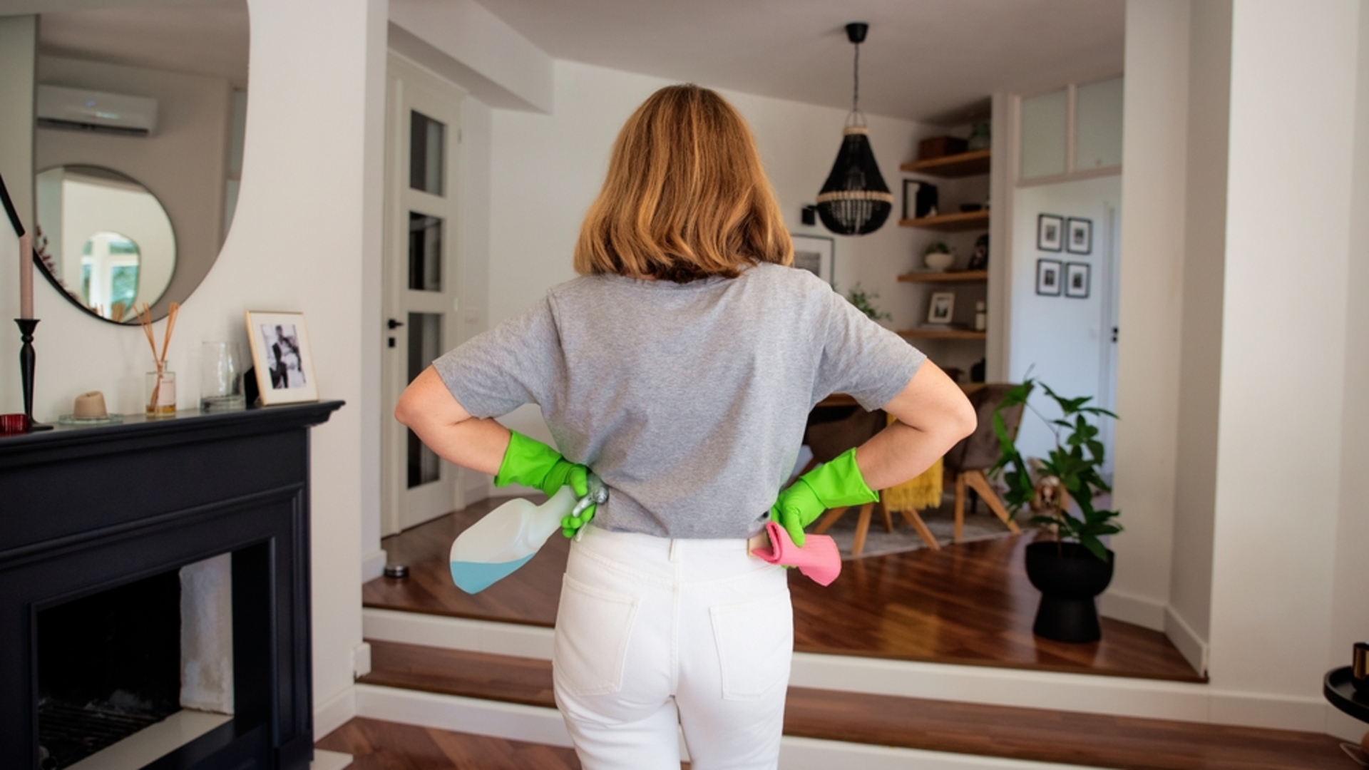 Toz beziyle forma girmek mümkün mü? Ev temizliği yaparken egzersiz yapıp kalori yakabilirsiniz!