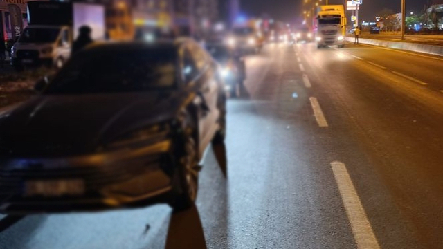 Otomobil 2 kadına çarptı: 1 ölü, 1 yaralı