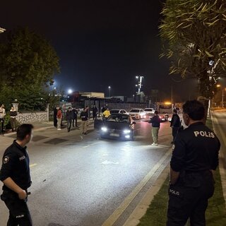 Sakarya'da polis-şüpheli kovalamacası: 3 gözaltı