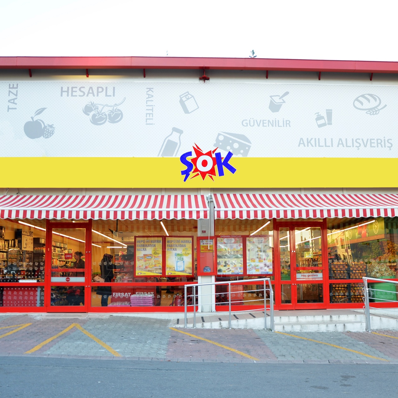 ŞOK marketlerinden 9 ayda rekor 199 milyar TL ciro! Alışveriş tutkunlarının vazgeçilmezi ŞOK, büyüklüğünü ve gücünü göstermeye devam ediyor.