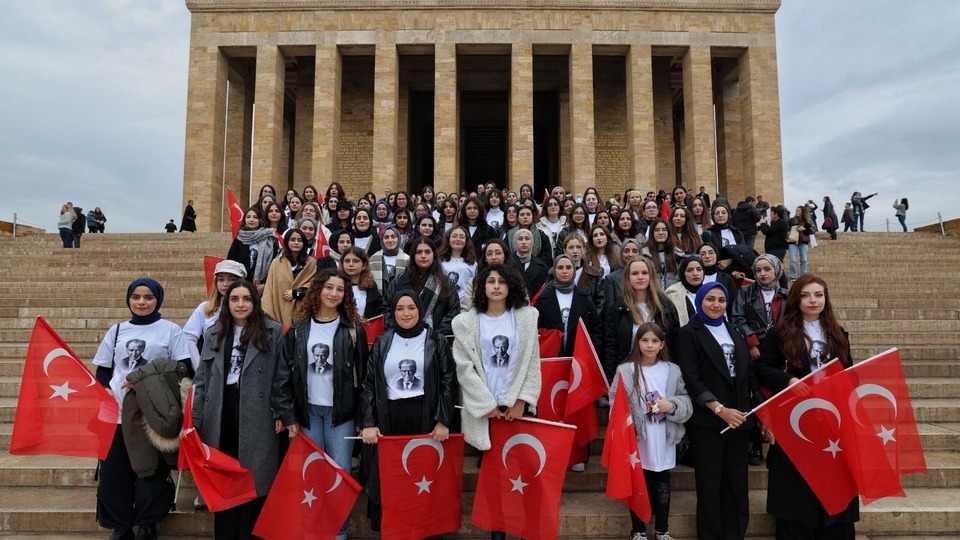 "Atatürk'e Armağan Şarkılar" 10 Kasım'da Harbiye'de