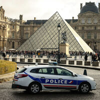 Louvre soyguncularından biri fenomen çıktı