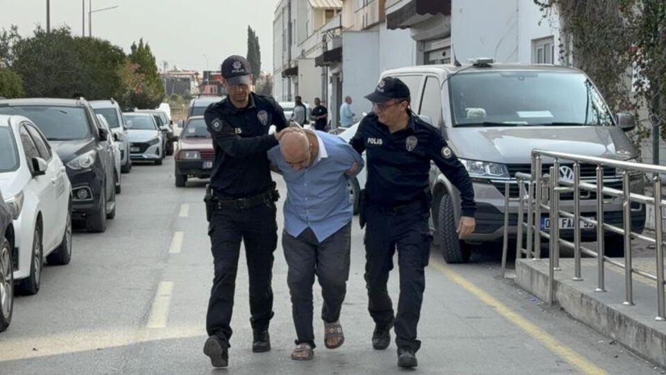 Akrabasını pompalı tüfekle vurdu