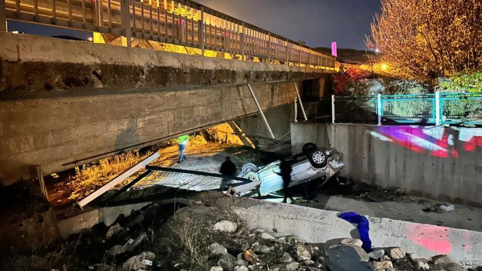 Otomobil dereye uçtu; uzman çavuş hayatını kaybetti