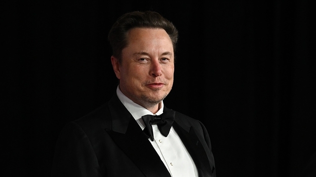 Tesla hissedarlarından Elon Musk'ın paketine onay