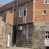 Başından vurulup öldü! Gözaltılar var... Evde silahlı çatışma!