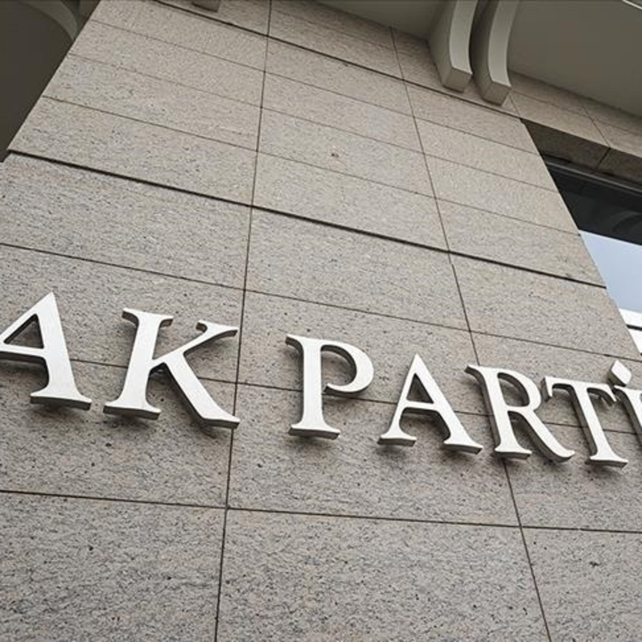 AK Parti'den "#SizBunuOkurken" kampanyası