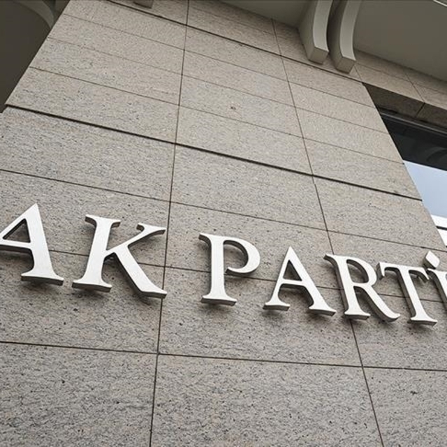 AK Parti'den "#SizBunuOkurken" kampanyası