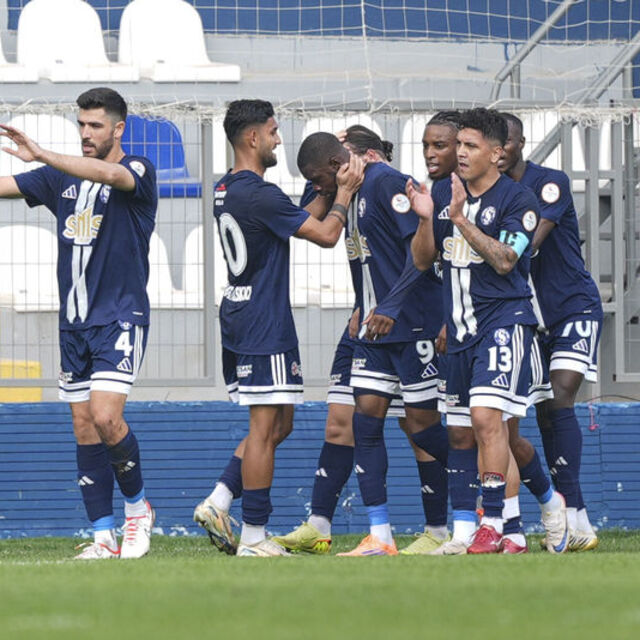 9 kişi kalan Sarıyer, Vanspor'u devirdi!