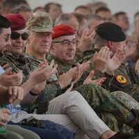"Rusya bir NATO üyesini bile yeneceğini varsaymamalı"
