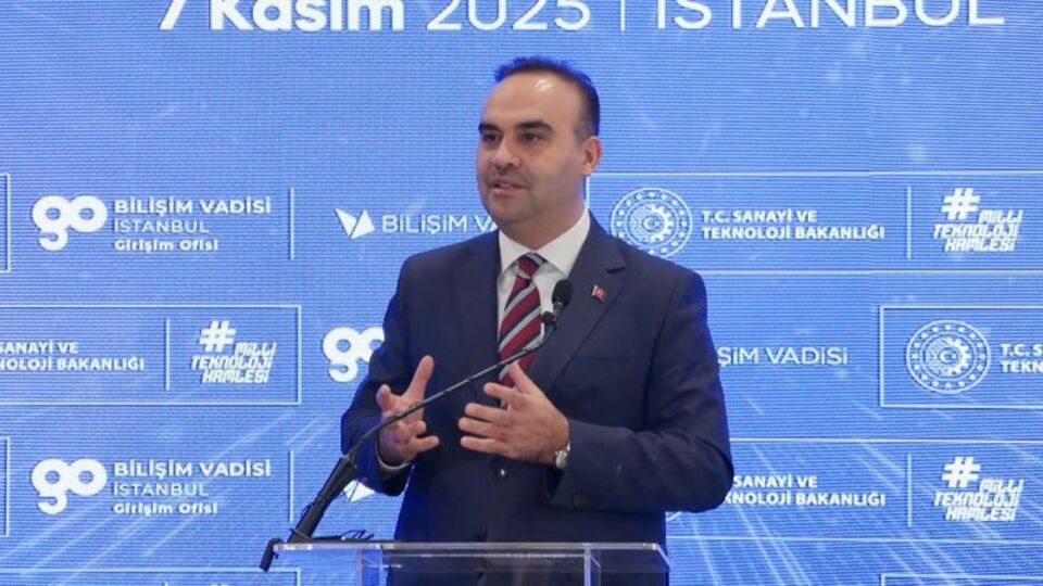Bakan Kacır: Türkiye 310 bin kişilik dev bir AR-GE insan kaynağı ordusuna sahip