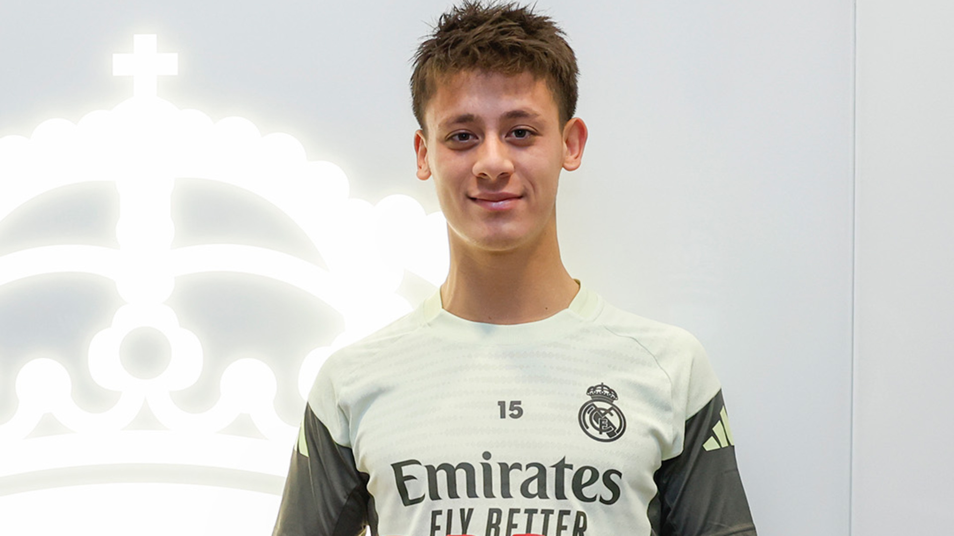 Real Madrid'de Ekim Ayının En İyisi Arda Güler Seçildi
