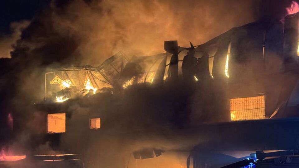 Adana'da hırdavat dükkanında yangın çıktı