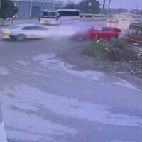 2 kadın hayatını kaybetti, 4 yaralı! Kahreden kaza kamerada!