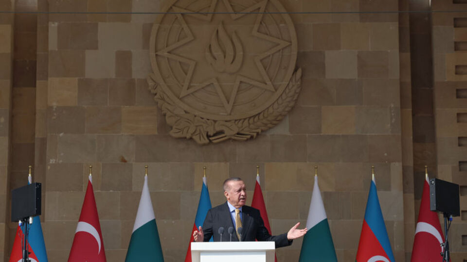 Cumhurbaşkanı Erdoğan: Büyük zaferin mimarı Aliyev'i tebrik ederim