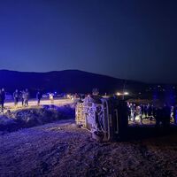 İşçi servisi şarampole devrildi! Ölüler var