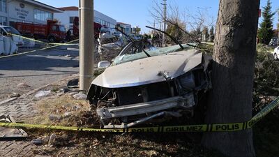 15 yaşında direksiyona geçti! İki çocuk öldü!