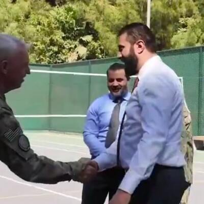 Şara ABD'li komutanlarla basketbol oynadı