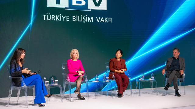 30'uncu yılında yapay zekâyı mercek altına aldı