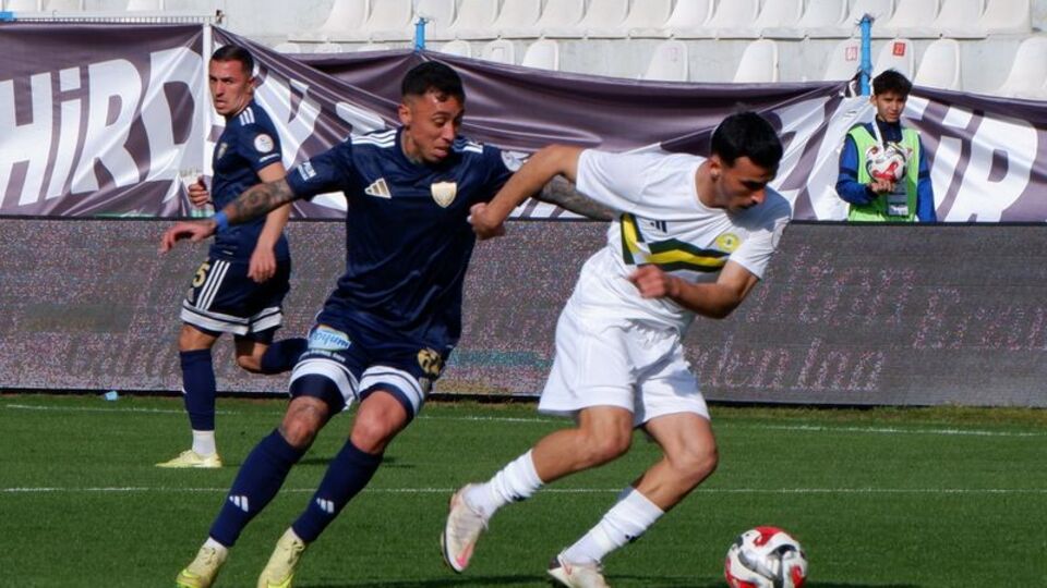 Erzurumspor FK ile Esenler Erokspor yenişemedi