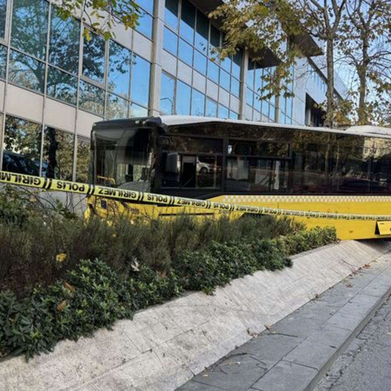 Korku dolu anlar! İETT şoförü kalp krizi geçirdi | Güncel Haber