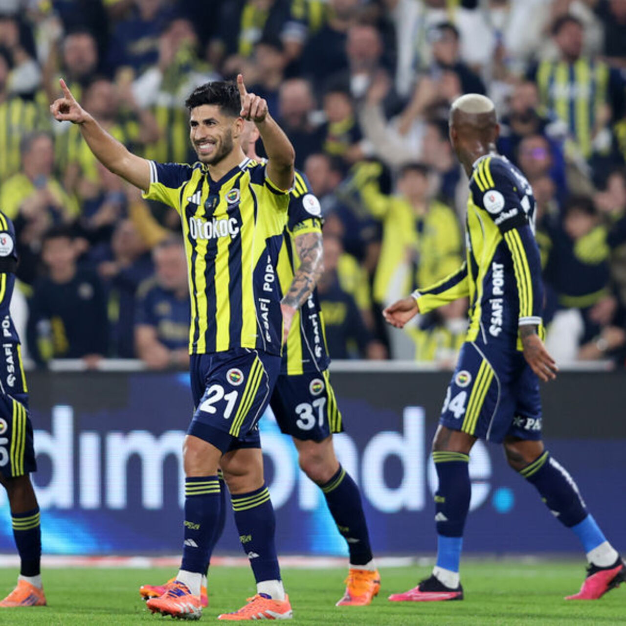 Asensio seriye bağladı!