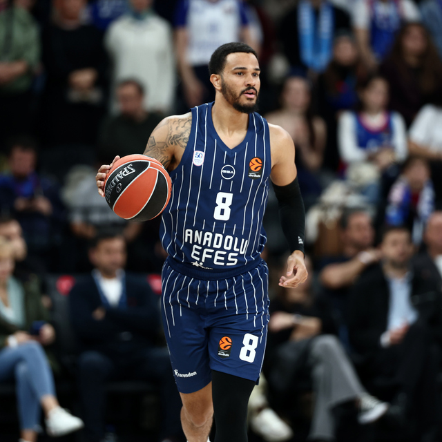 Anadolu Efes, Bologna karşısında!