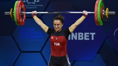 Aysel Özkan'dan 3 altın madalya birden