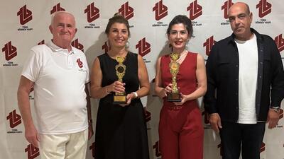 Cumhuriyet coşkusu kortlara taşındı