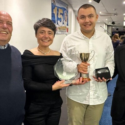 İlk otizmli yüzücümüz Tuna Tunca ayakta alkışlandı!