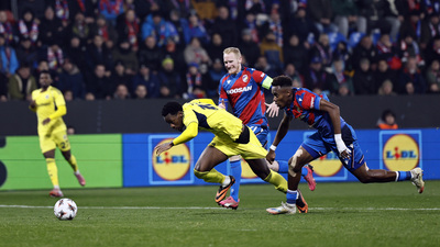 Fenerbahçe flaş hakem için UEFA'ya gitti!